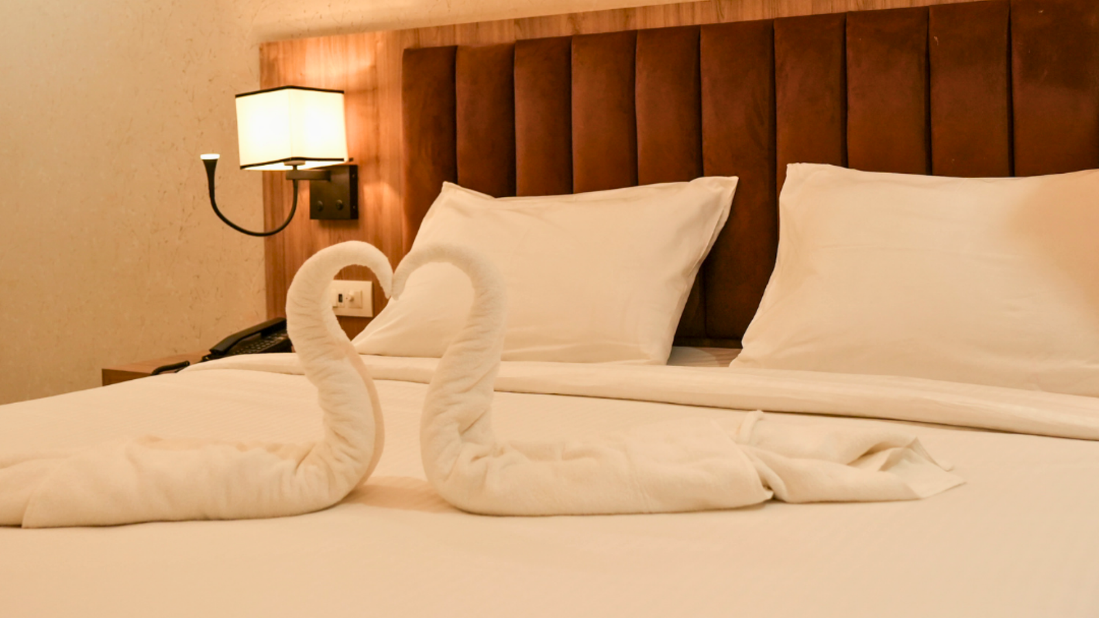 Deluxe Room Image 1