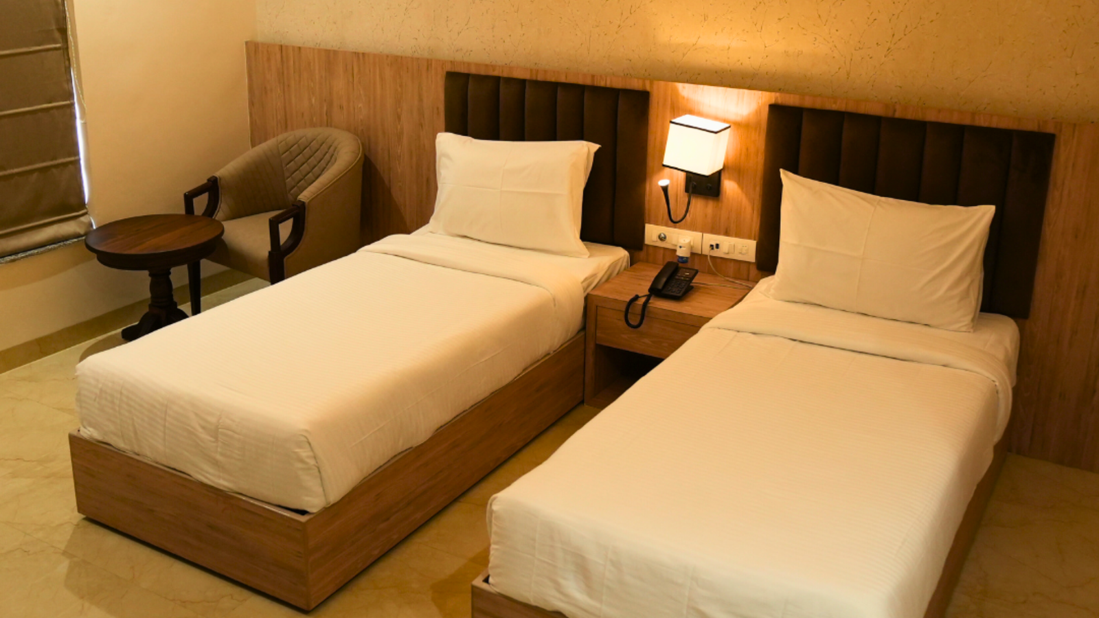 Deluxe Room Image 3