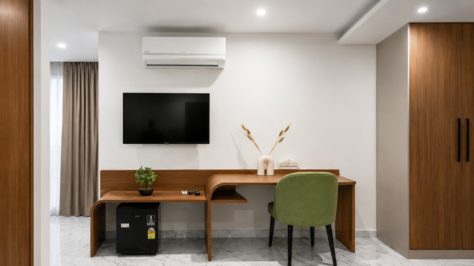 Executive Suite Image 5